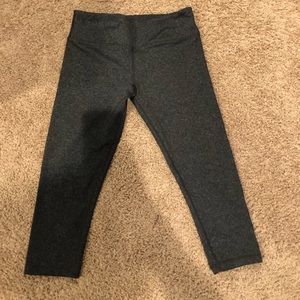 Lululemon gray capris